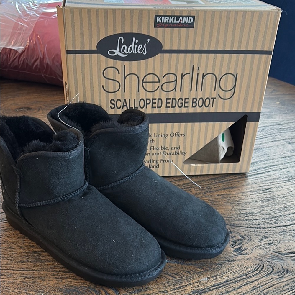 Kirkland Ladies' Shearling Scalloped Edge Boots - Black